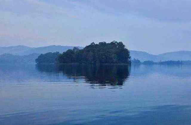 Lake Bunyonyi, Uganda